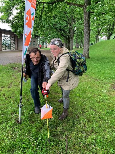 Orienteerumispäevakulised kontrollpunktis (foto autor Paul Poopuu)