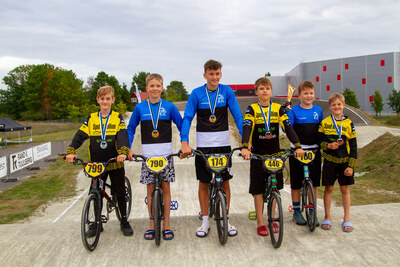 Pildil Airpark Spordiklubi noored