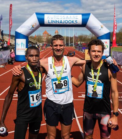 Meeste 10 km esikolmik (vasakult) Salomon Gatchoka Kagimbi, Tiidrek Nurme ja Leonid Latsepov. Foto Alar Truu