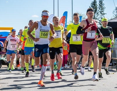 Sauga Kevadjooksu 2024 start (foto Elise Saarna)
