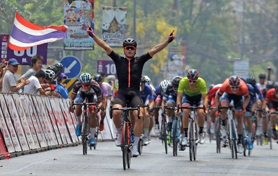 Martin Laasi võidukas finiš 2019. aasta Tai velotuuri kuuendal etapil. Allikas: Tour of Thailandi Facebook